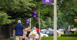 Soon-to-be first year students and their parents arrive at TCU for Orientation 5, June 5, 2025. Photo by James Anger.